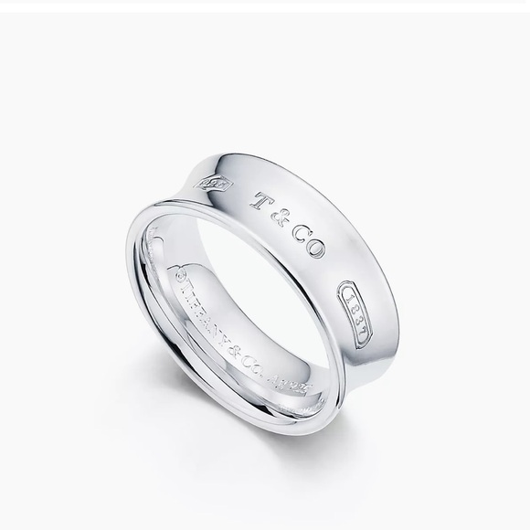 Tiffany 1837® Ring in Silver, Medium width - Picture 2 of 13